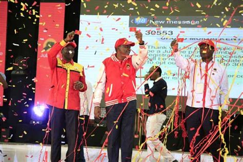 Uhuru launches the smart card for Jubilee supporters 